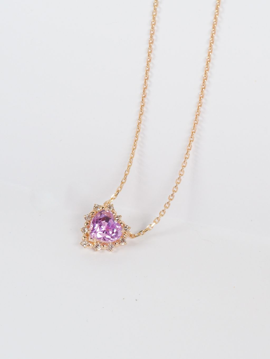 Axora Jewellery Amore Kinzite 9K gold necklace side view