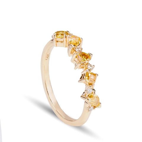 Axora Jewellery Yellow diamond band 14k yellow gold perspective shot