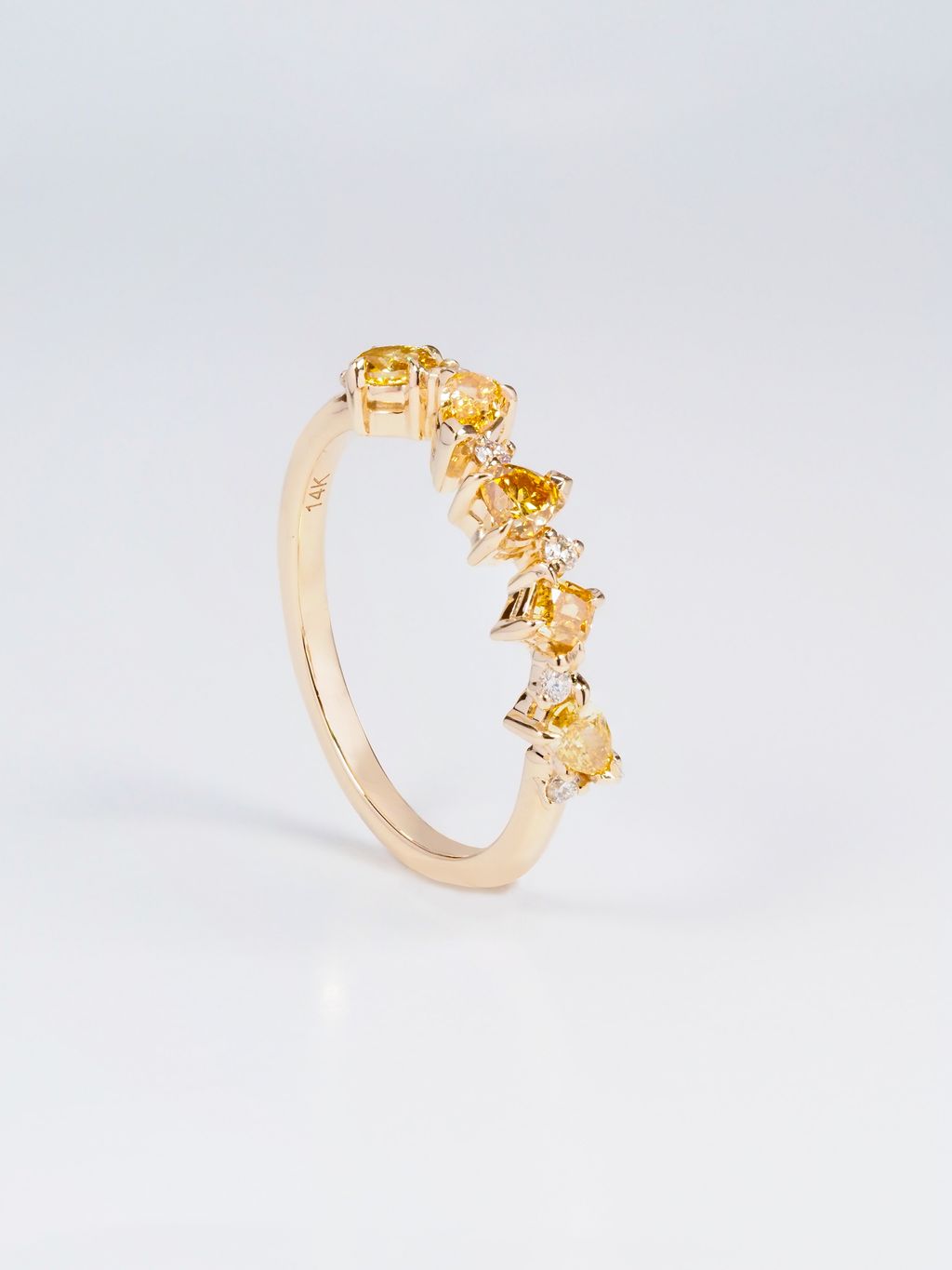 Axora Jewellery Yellow diamond band 14k yellow gold pers