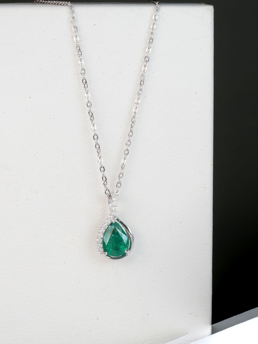 Emerald necklace2