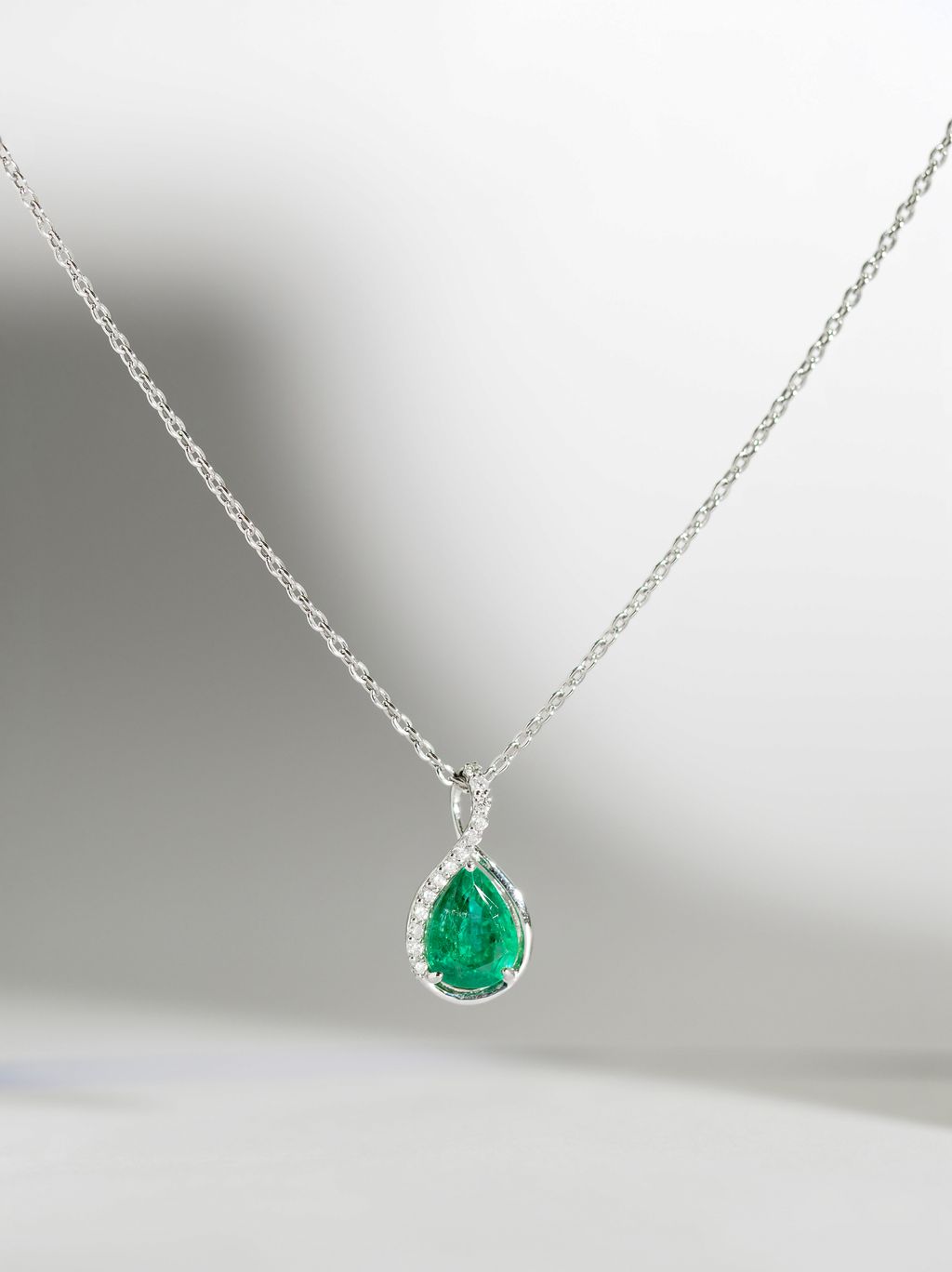 Emerald necklace1