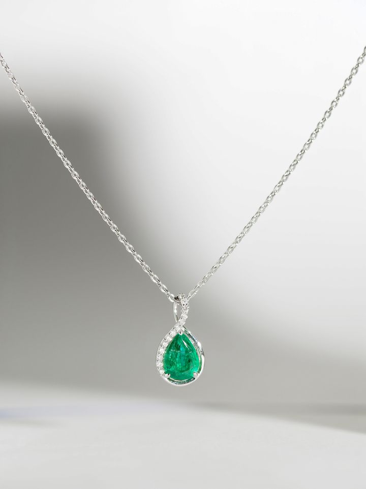 Emerald necklace1