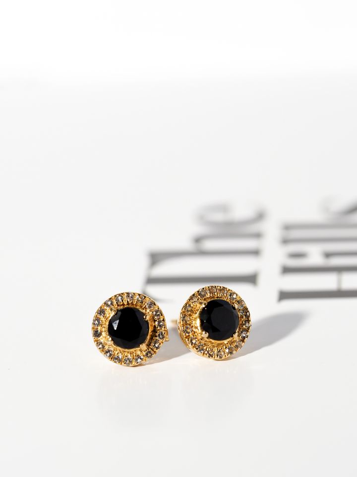 Onyx axora stud earring