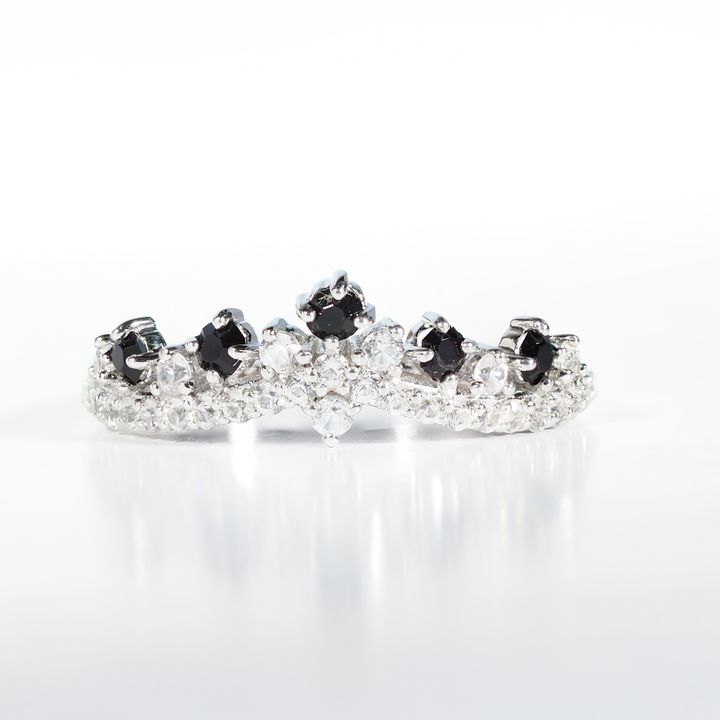 AXORA Tiara Ring