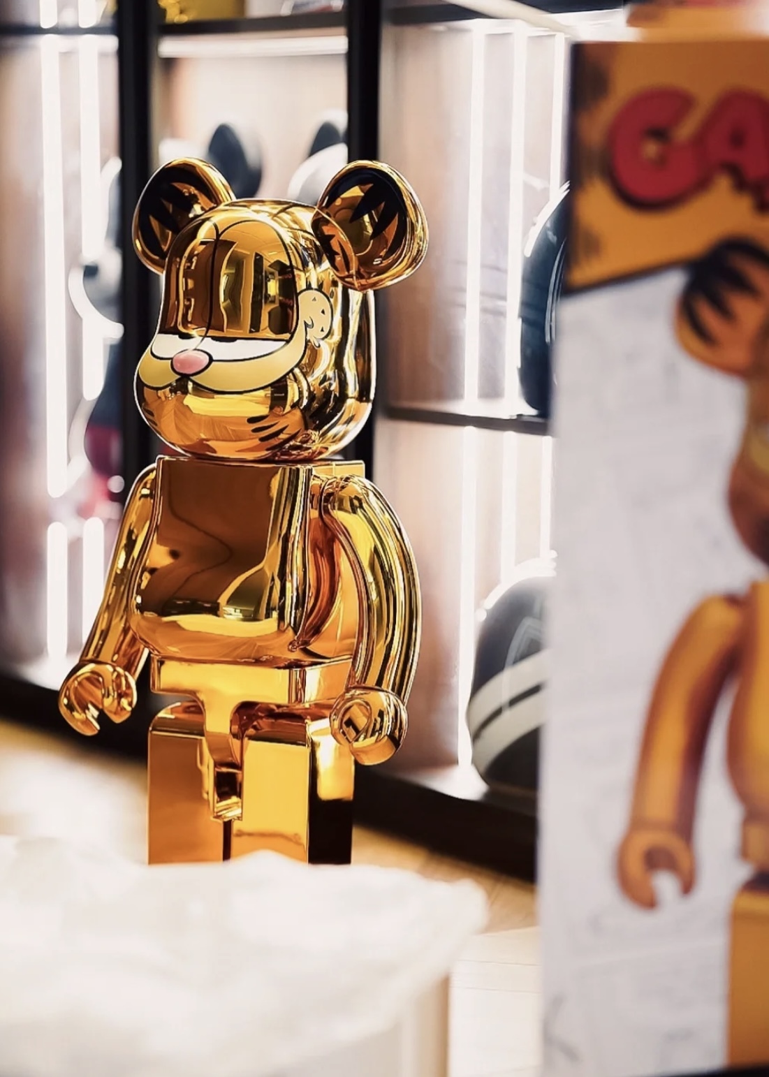 BE@RBRICK ピカチュウ GOLD CHROME 1000%