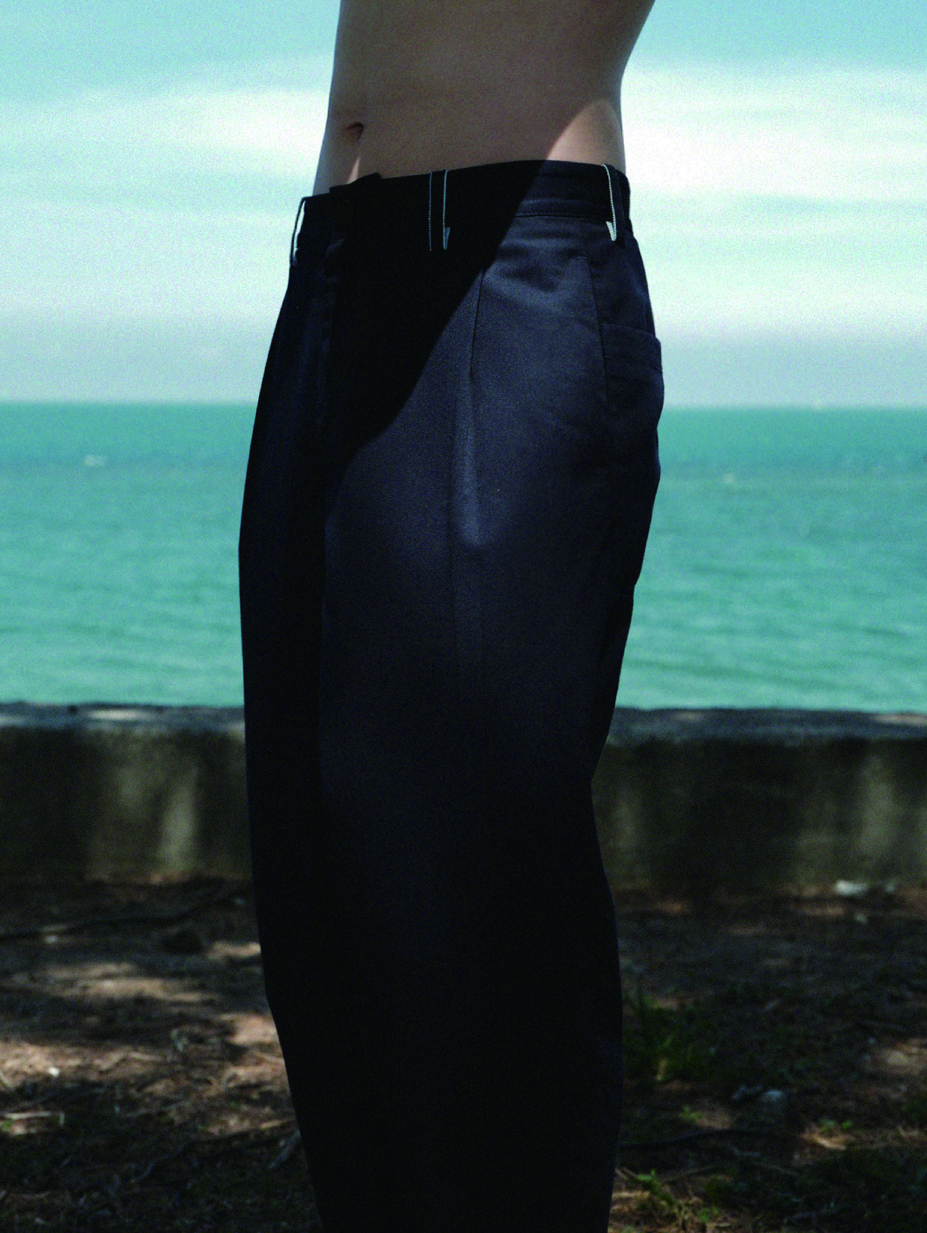 Wide-leg trousers