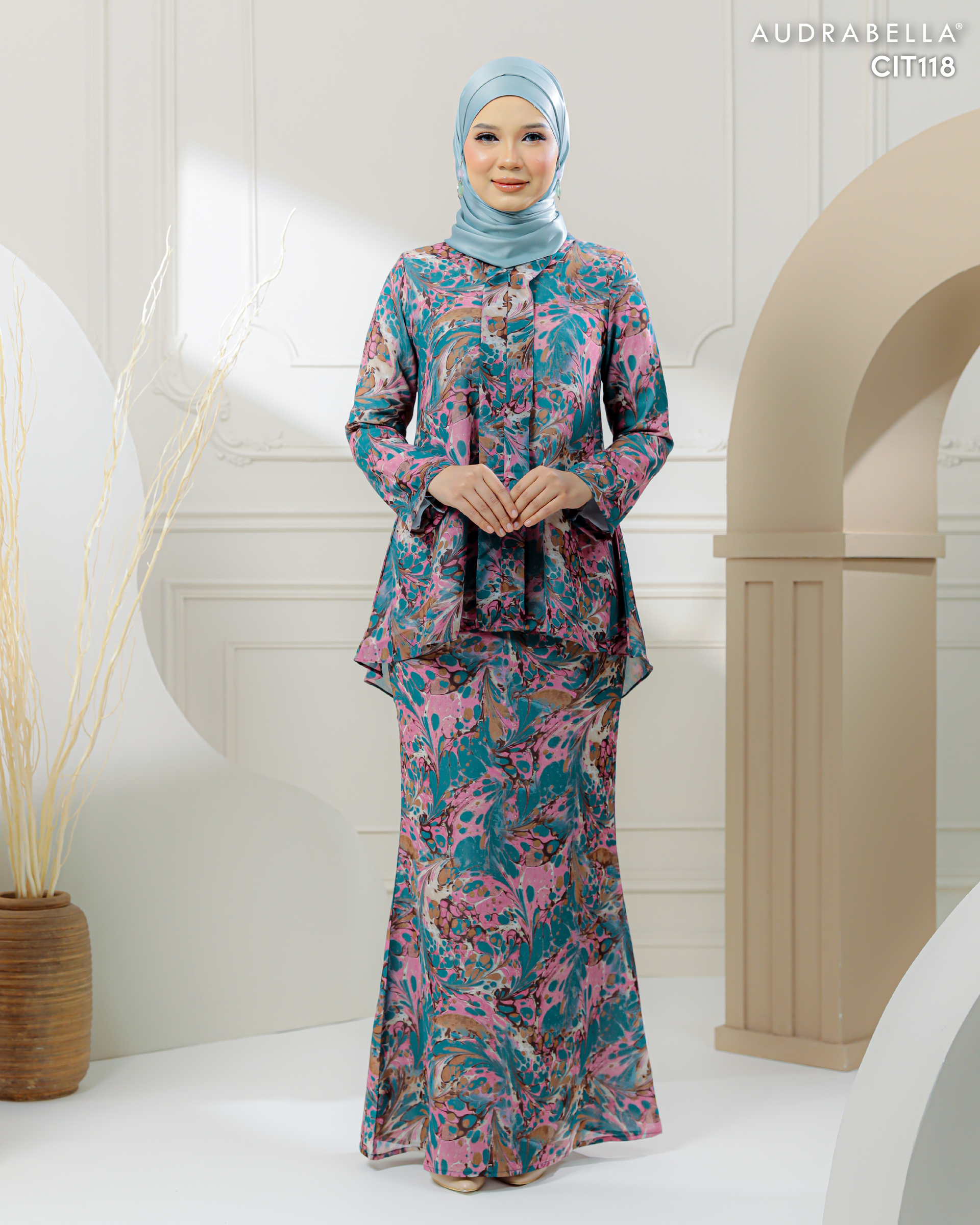 FRONT_CIT118-01