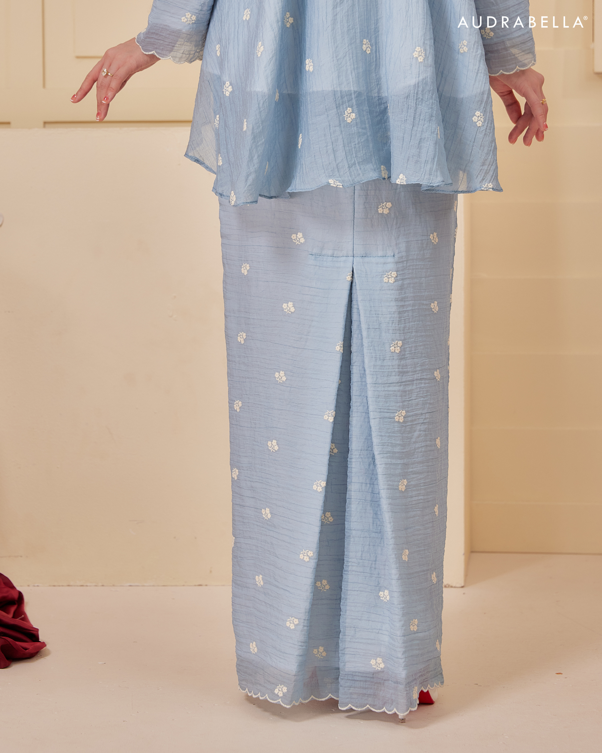 K.LEESA ( LES022 )-04