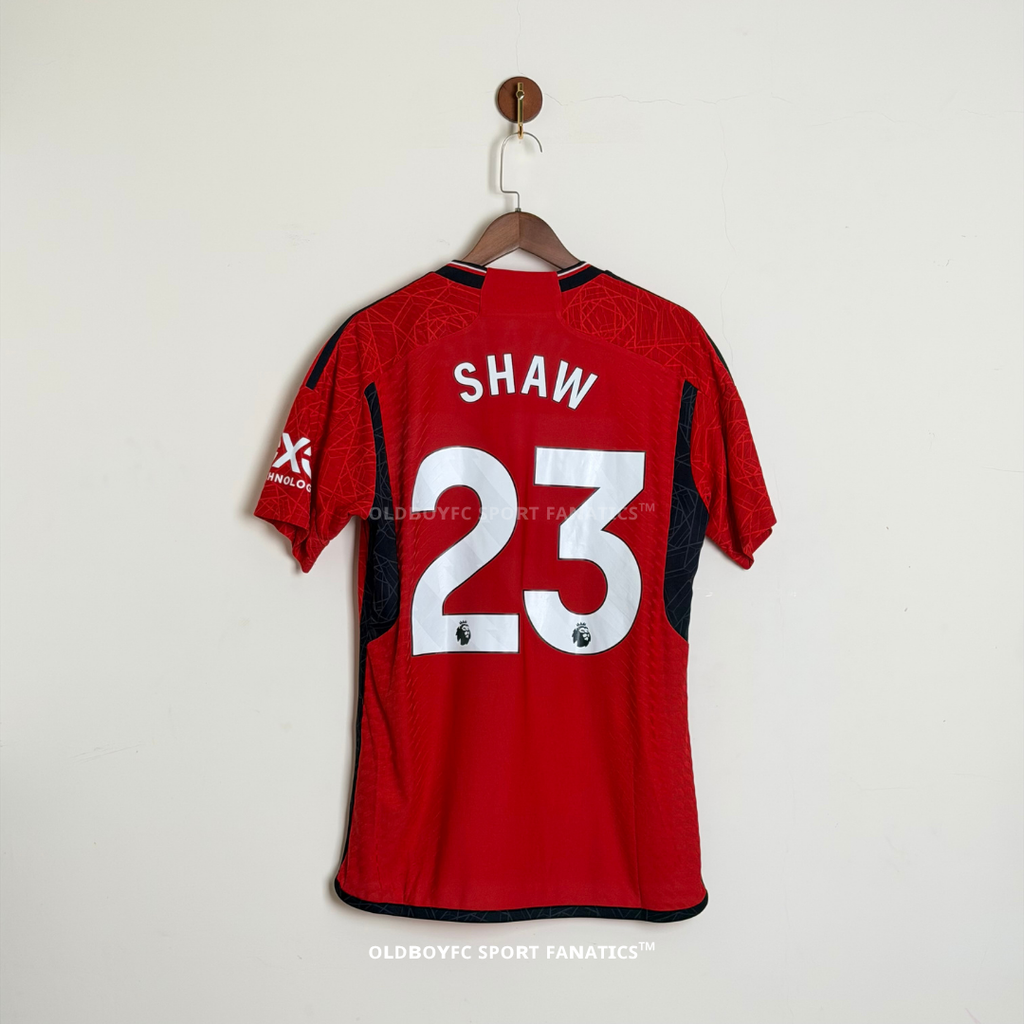 曼聯 23/24 主場球員版球衣 #23 SHAW 背面