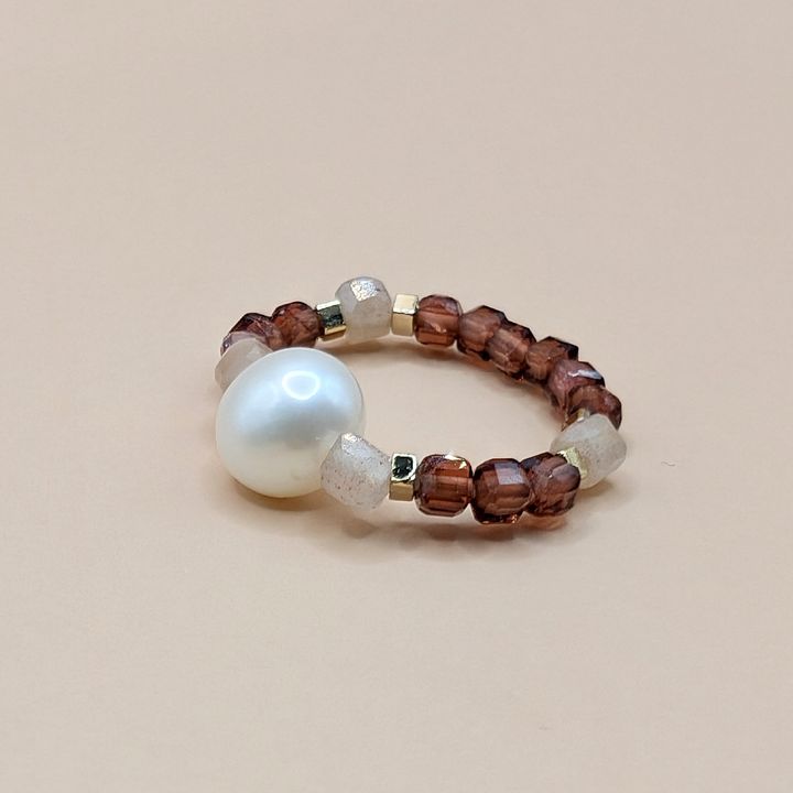 Garnet｜珍珠 X 石榴石 X 橙月光石 彈力戒指