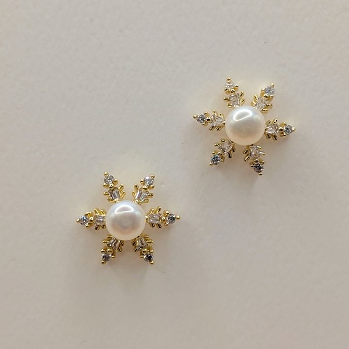 SNOWFLAKE｜雪花光感珍珠耳環