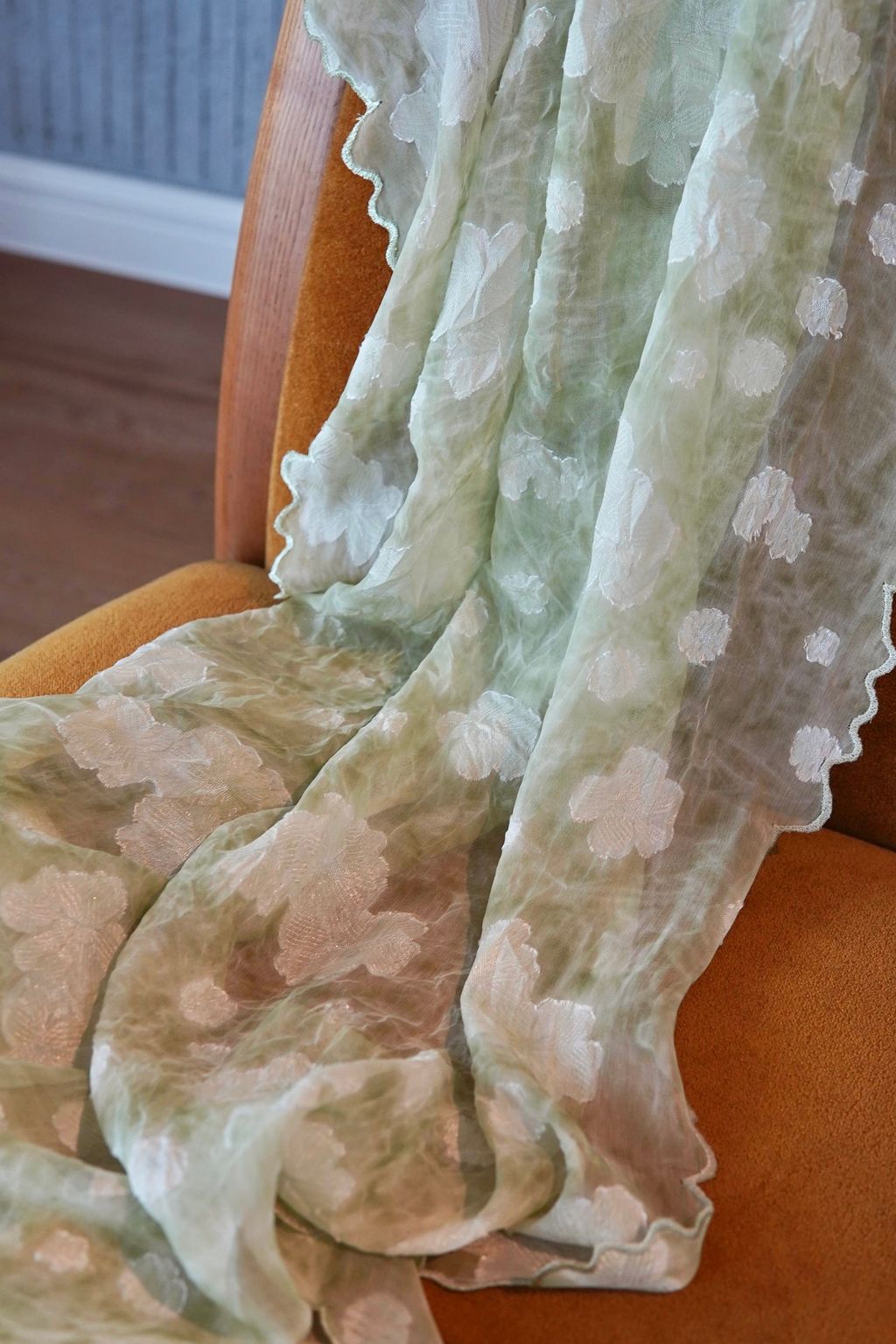 b7eb4537-53f1-4d26-abd0-90ed6a7f7296