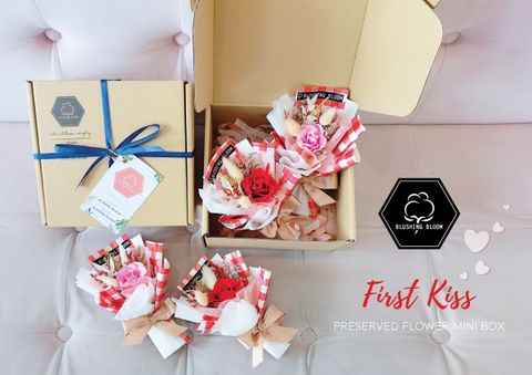 FIRST KISS-04.jpg