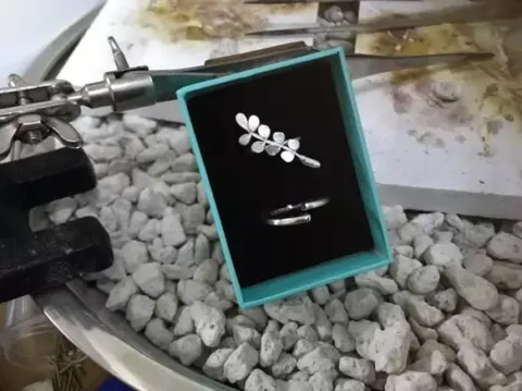 2_9f382a86593a2f6662851b03e535c2d2