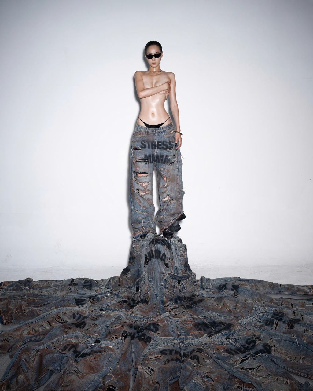 HOLIDAY24-DESTROYED-JEANS-BLUE-6
