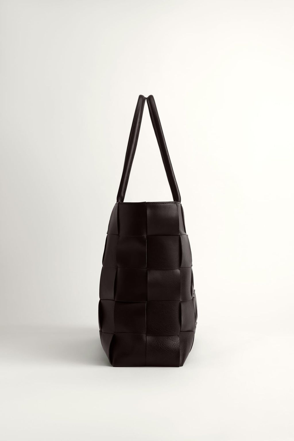 250314-bags-caro-c-4-web_d2df0a496ce64000a07256c1e9fb66e6_master