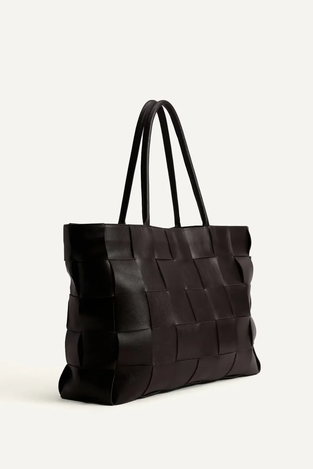 250314-bags-caro-c-2-web_f47d70f278514ae3a4ee097e39304552_master
