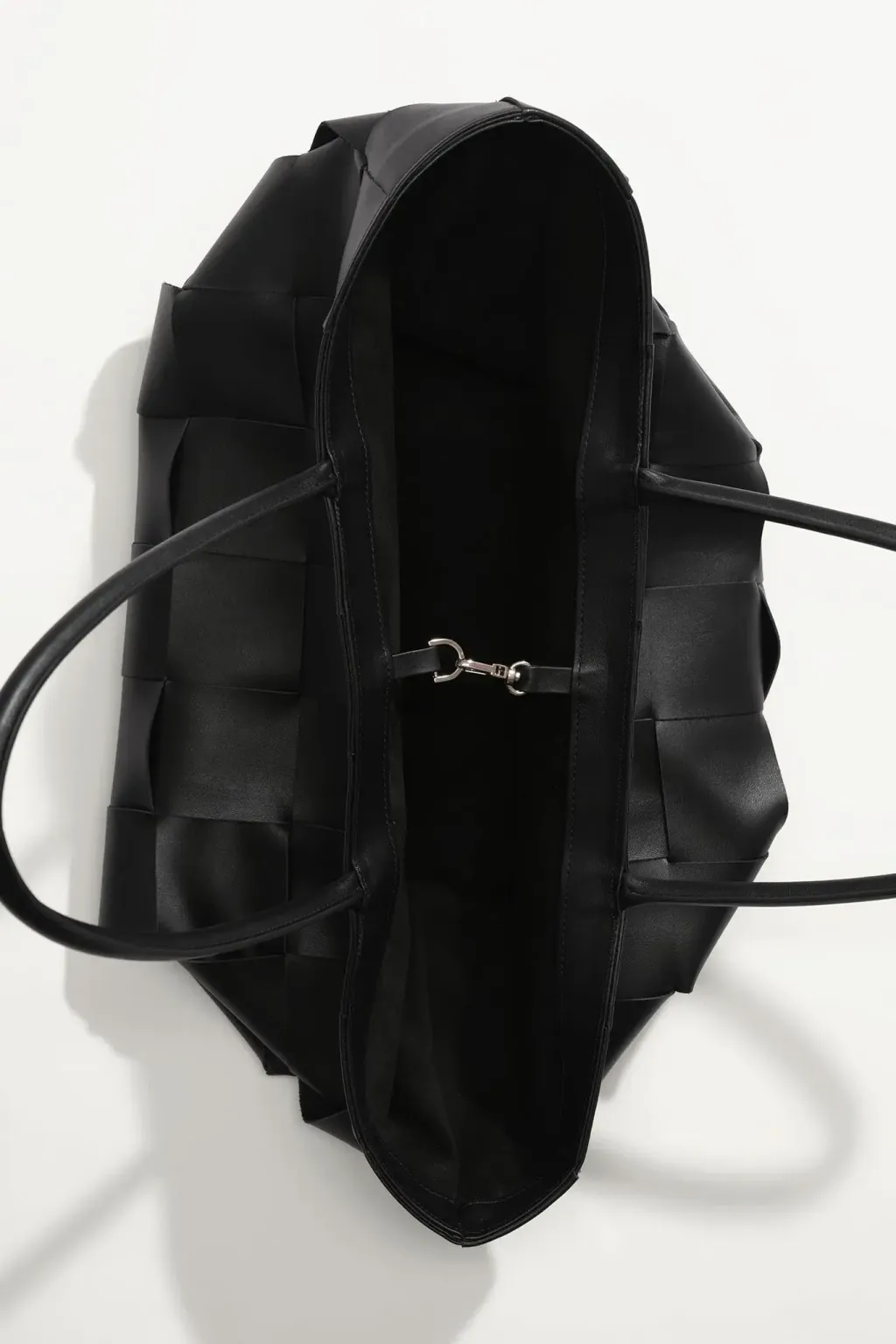 250314-bags-caro-b-5-web_a8621f6cd4f4495081f8e0e5972a6574_master