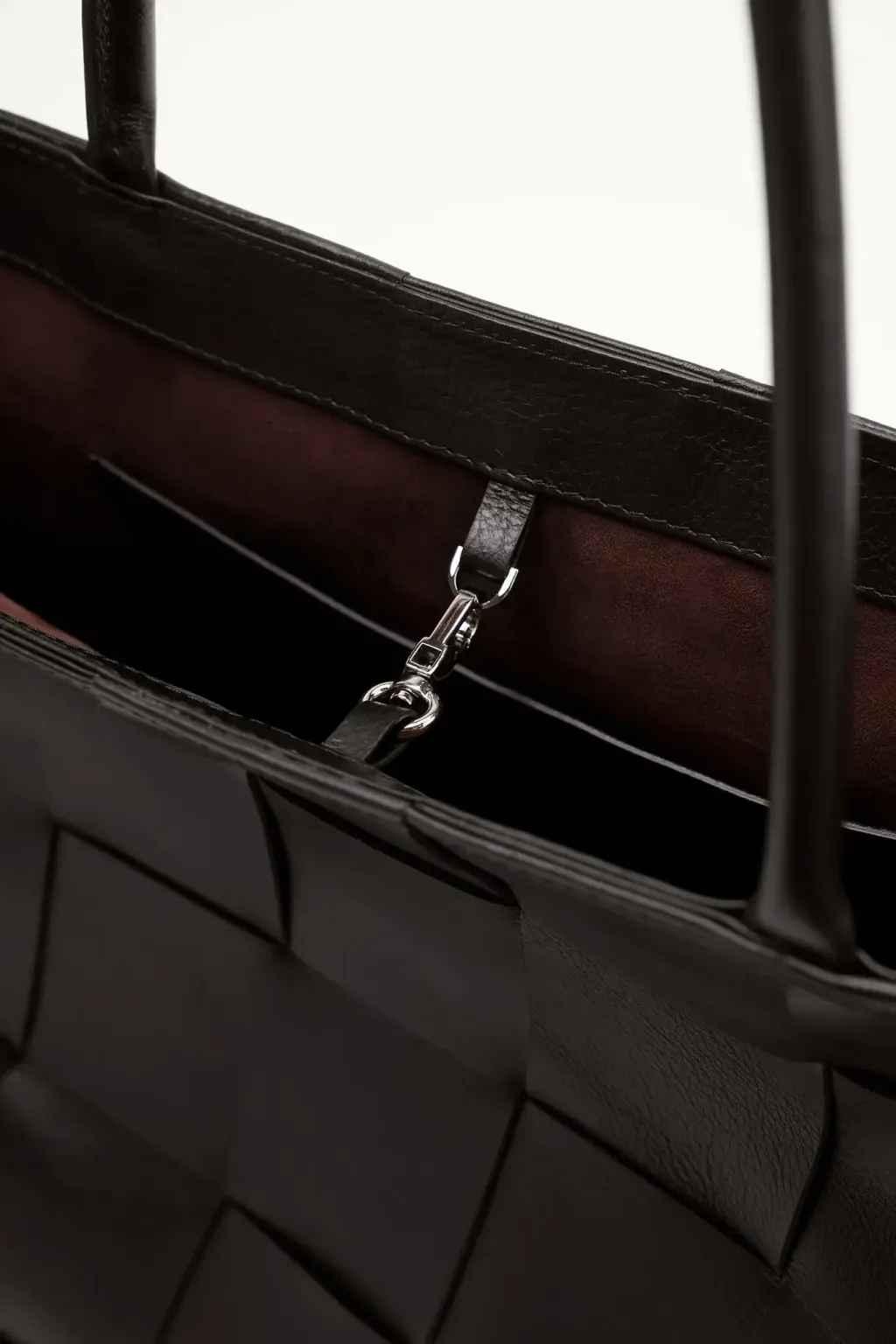 250314-bags-caro-c-3-web_f4ca53a9ddcd4a7aaef7887a4b56aa80_master