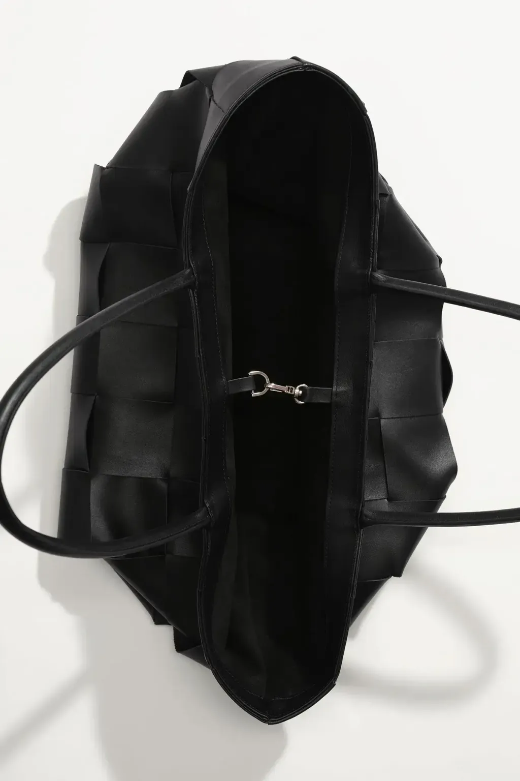 250314-bags-caro-b-5-web_a8621f6cd4f4495081f8e0e5972a6574_master