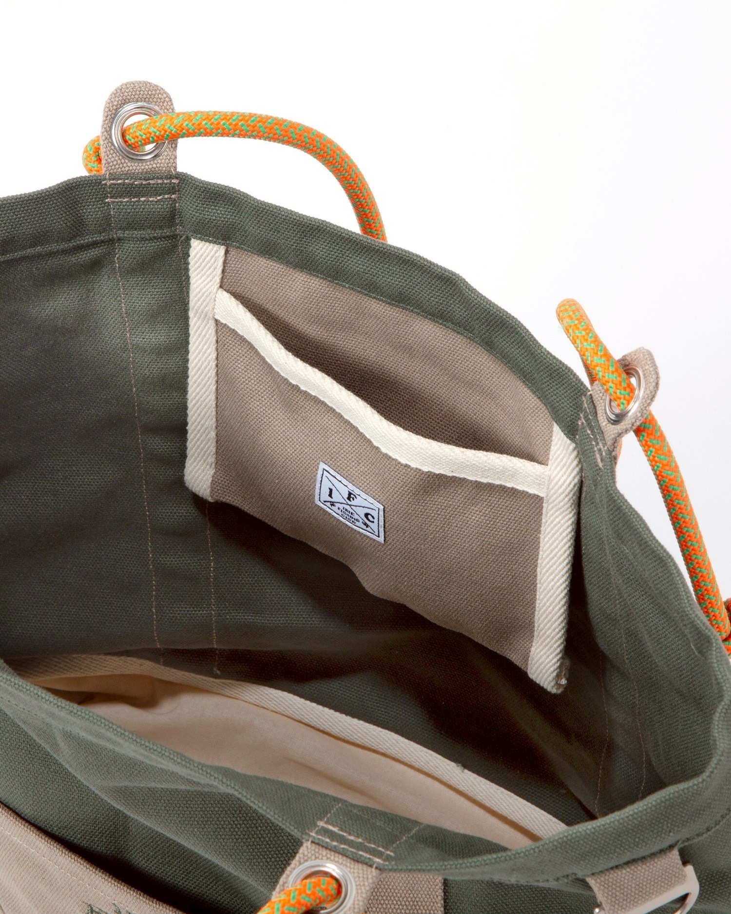 435080CE-B4B4-4ED6-853F-5F4D2FBDCE97