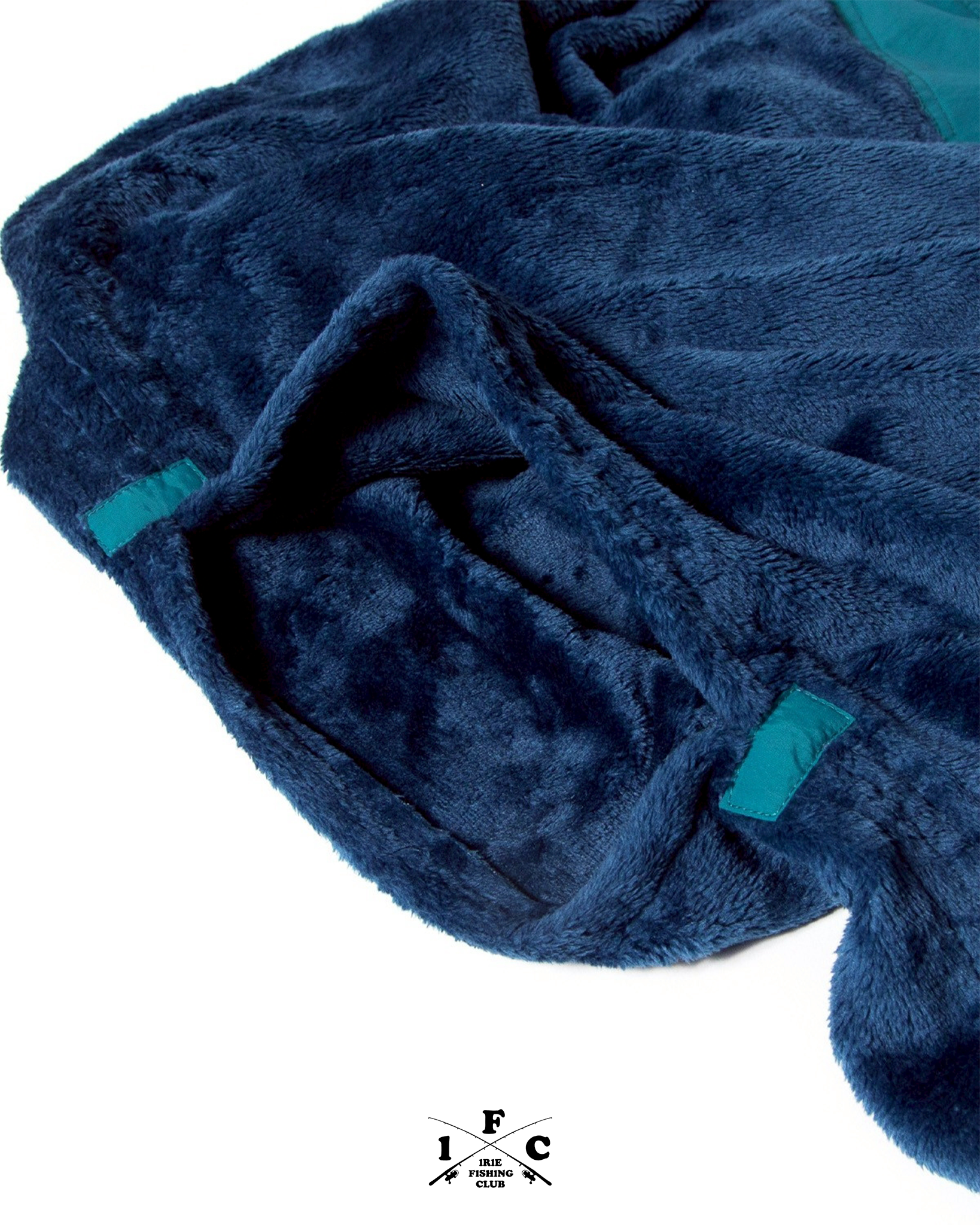 IFAW25-037-FISHERMAN-BLANKET-CUSHION-&-PILLOW-6