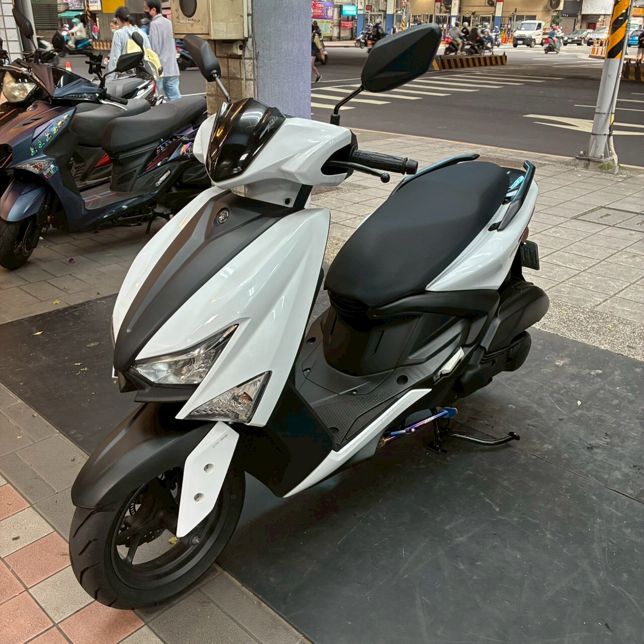 LINE_ALBUM__0168_260318_1