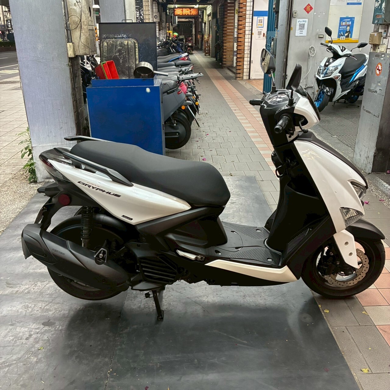 LINE_ALBUM__0168_260318_3