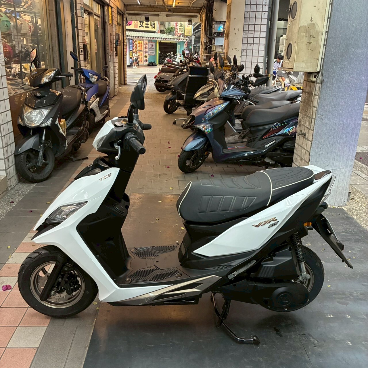 LINE_ALBUM__8535_260318_4