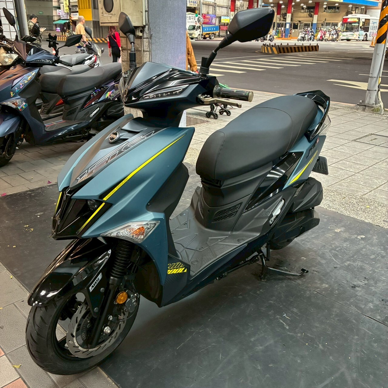 LINE_ALBUM__8652_260318_2