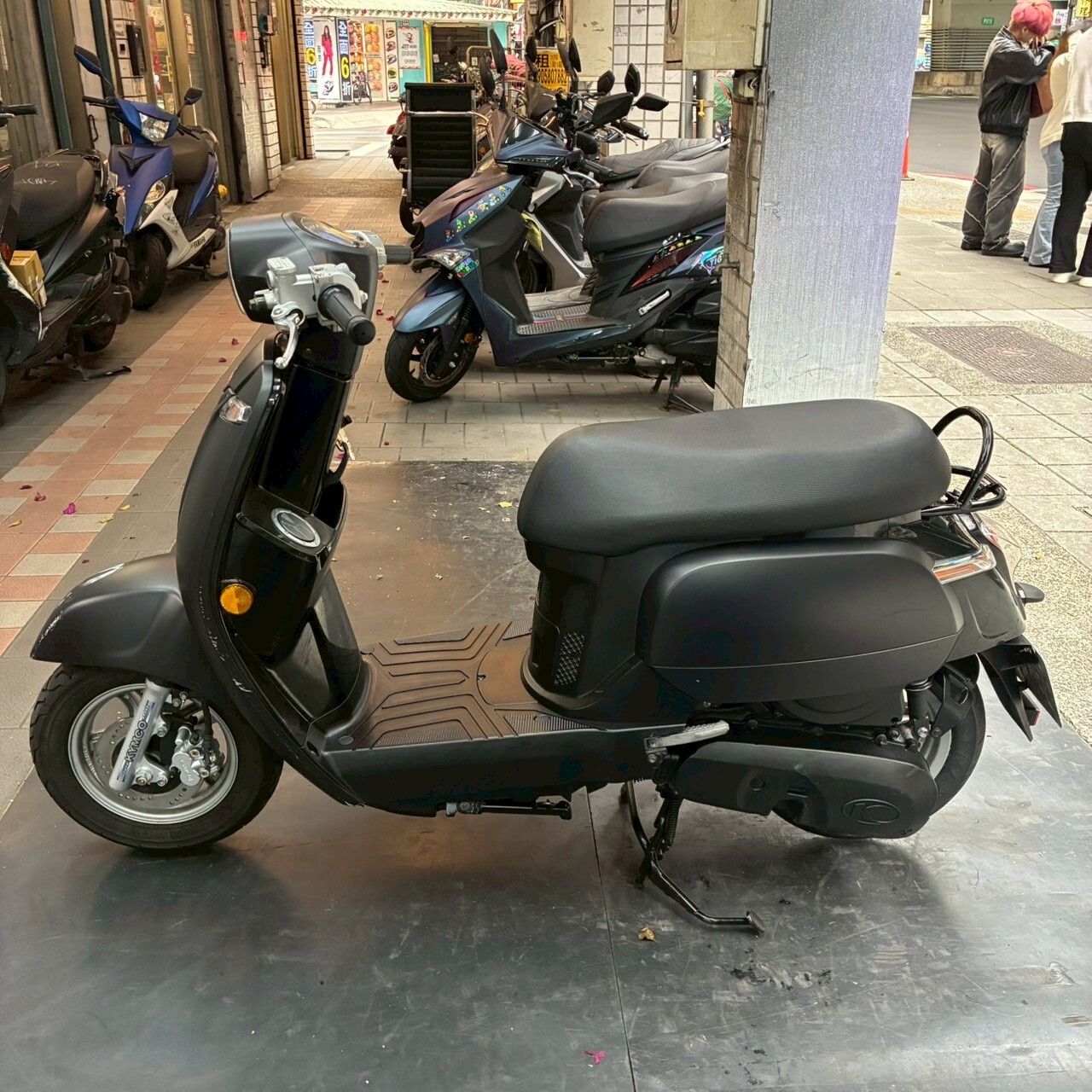 LINE_ALBUM__627_260318_4