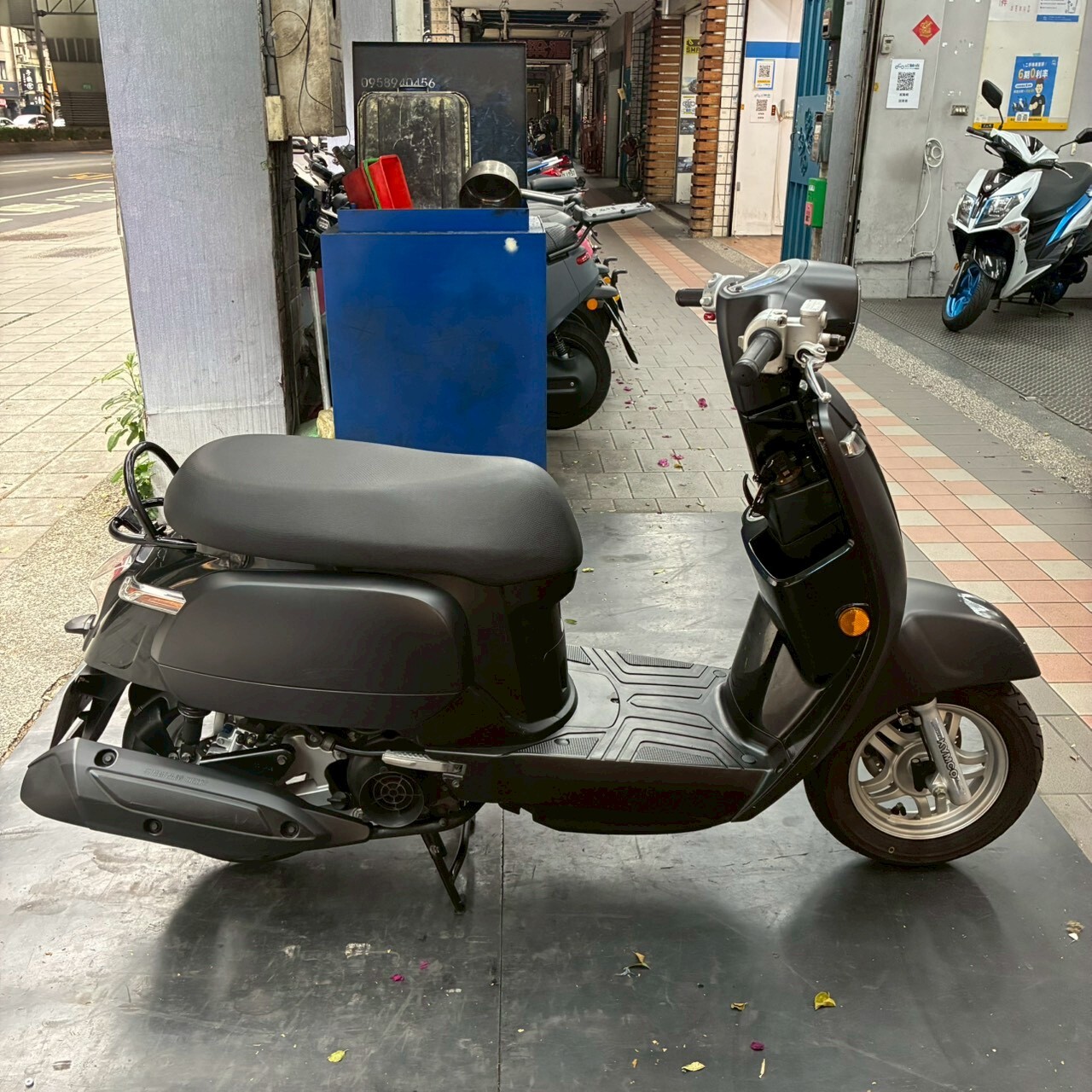 LINE_ALBUM__627_260318_5