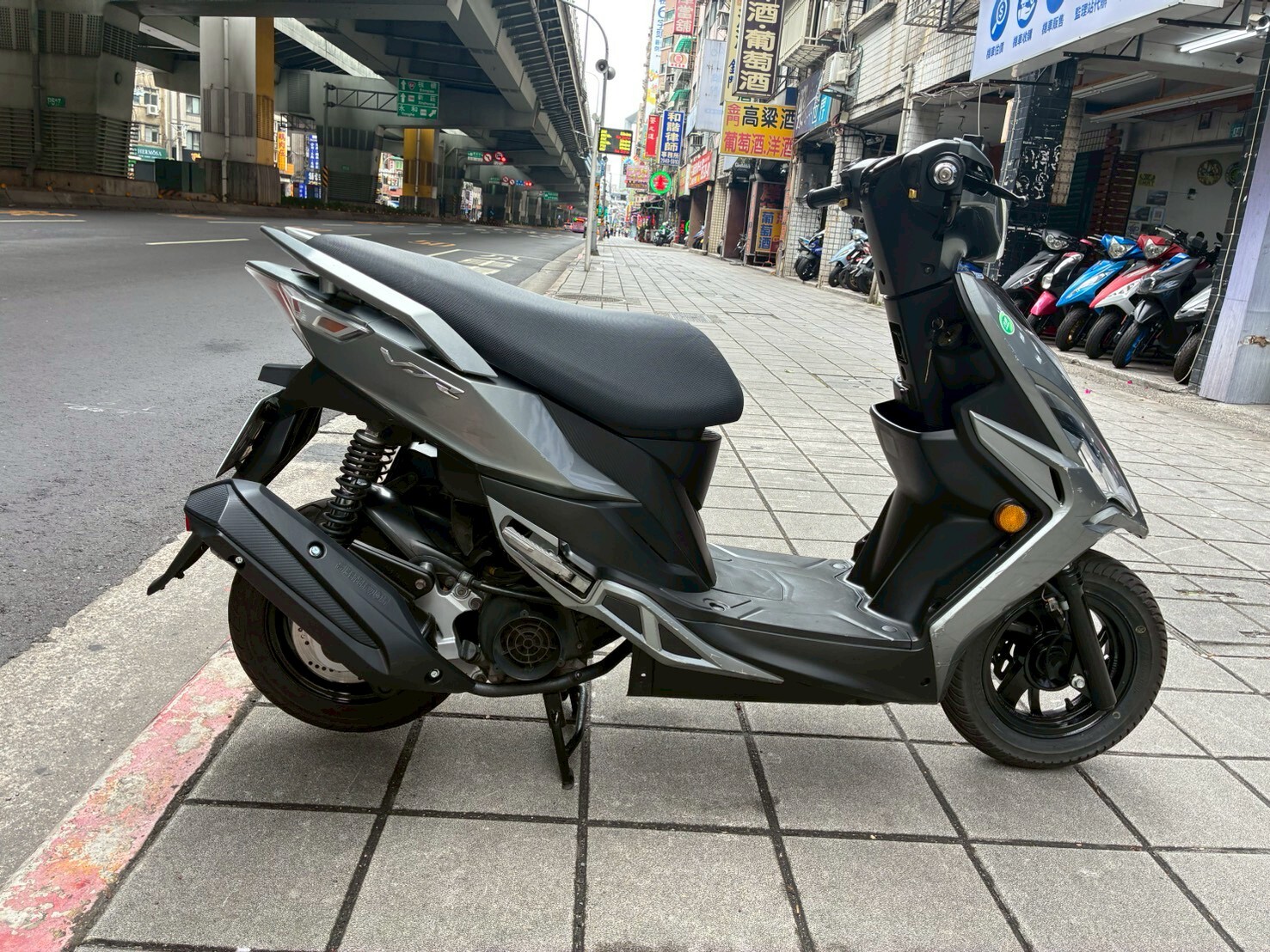 LINE_ALBUM_2018 VJR 125_5130 $42000_260321_5