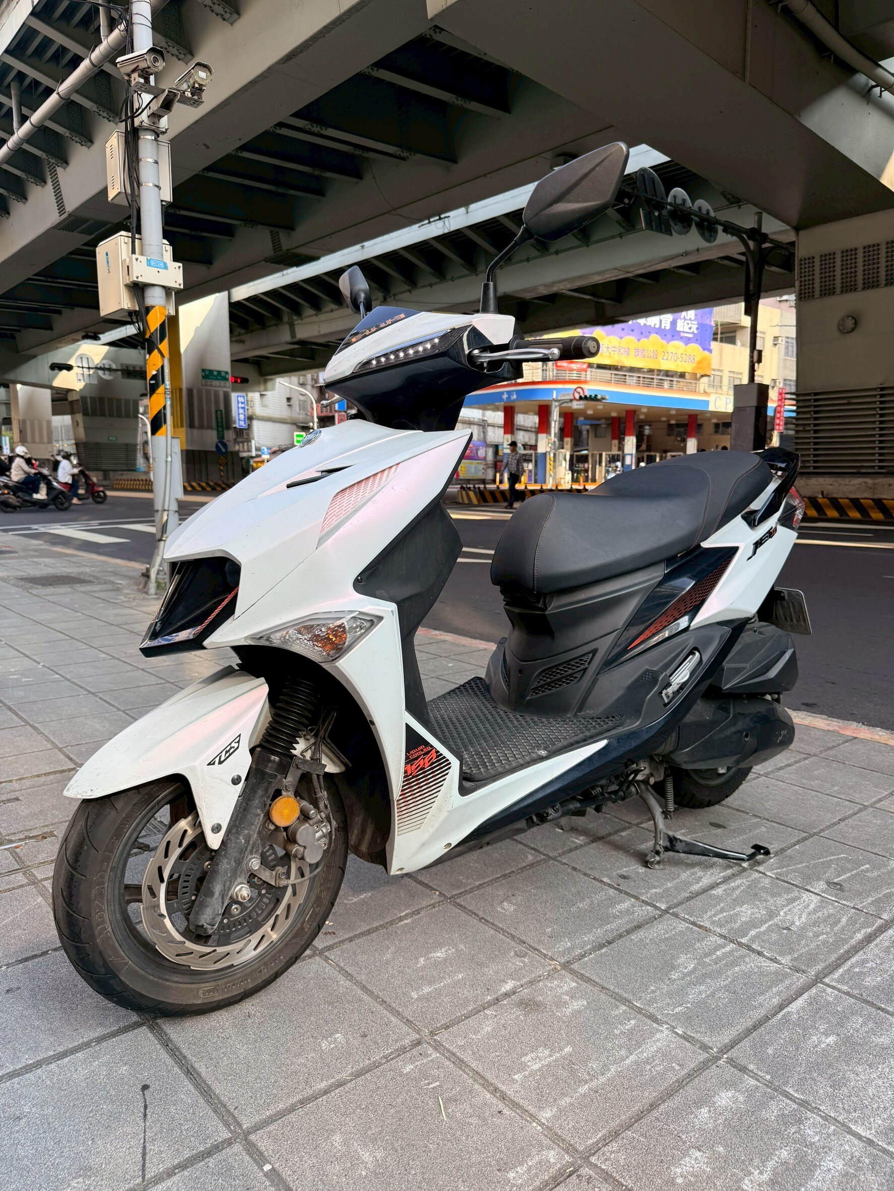 LINE_ALBUM_Sl158_9775_260321_2