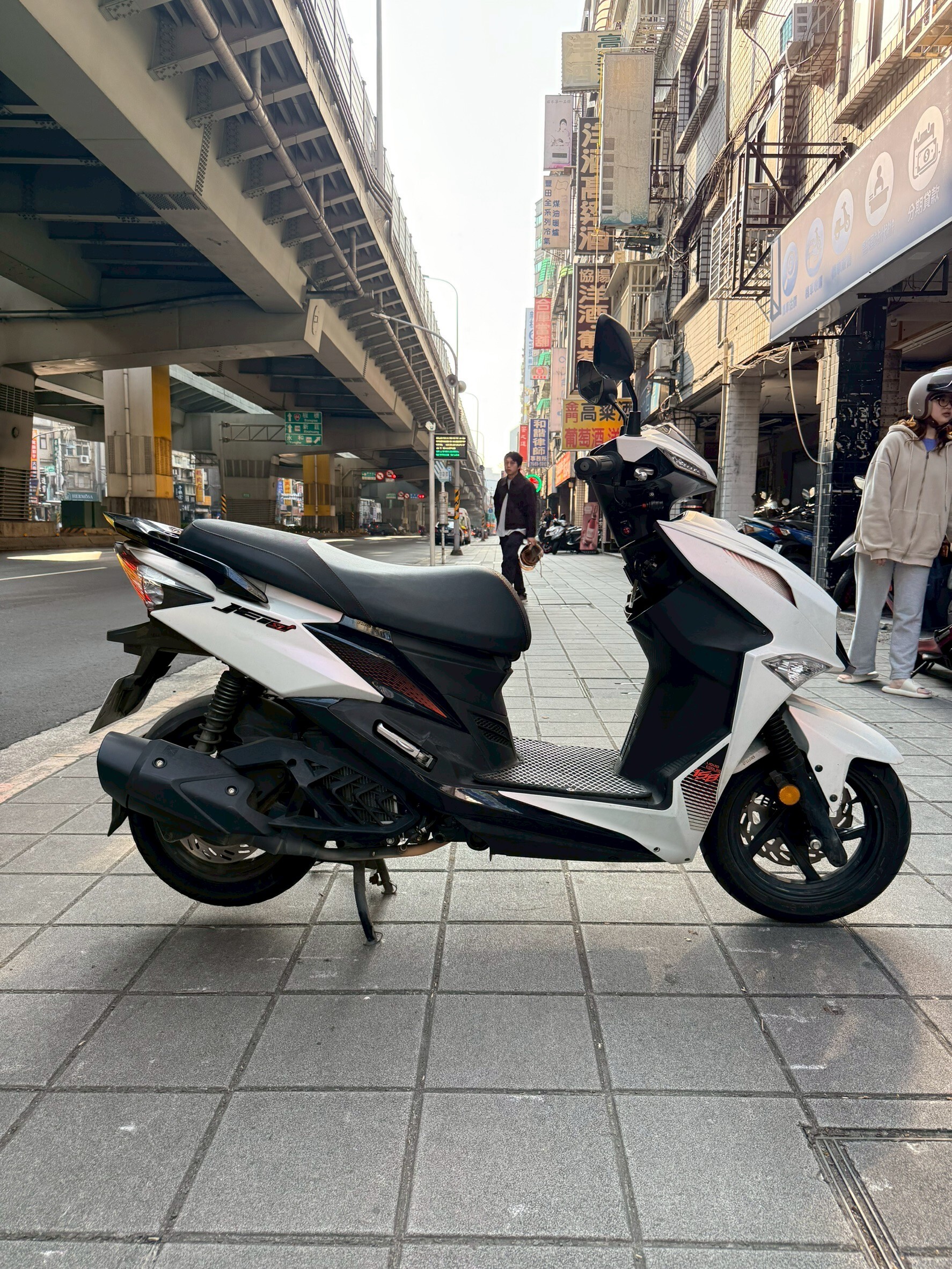 LINE_ALBUM_Sl158_9775_260321_4