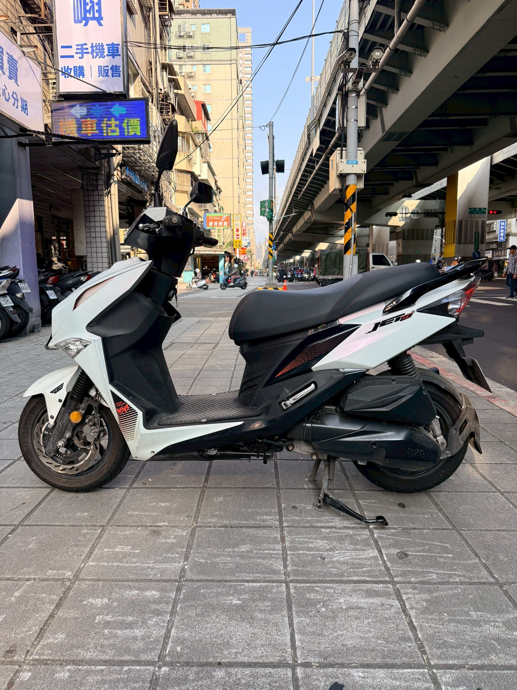 LINE_ALBUM_Sl158_9775_260321_3