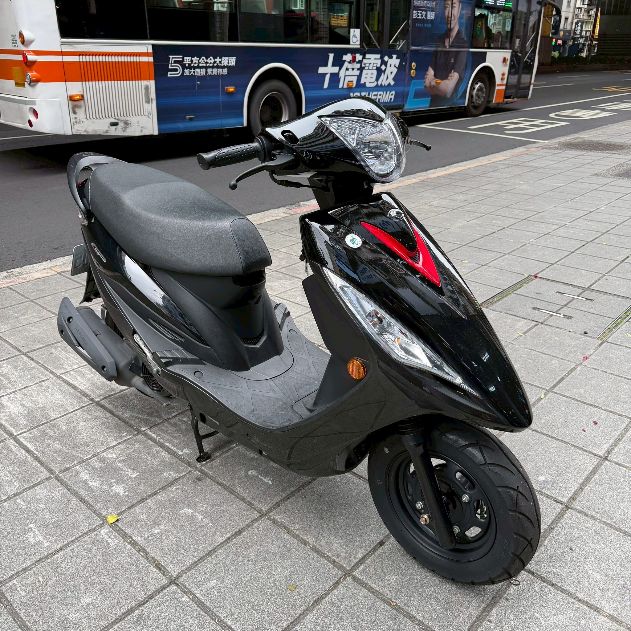 LINE_ALBUM__8705_260321_2