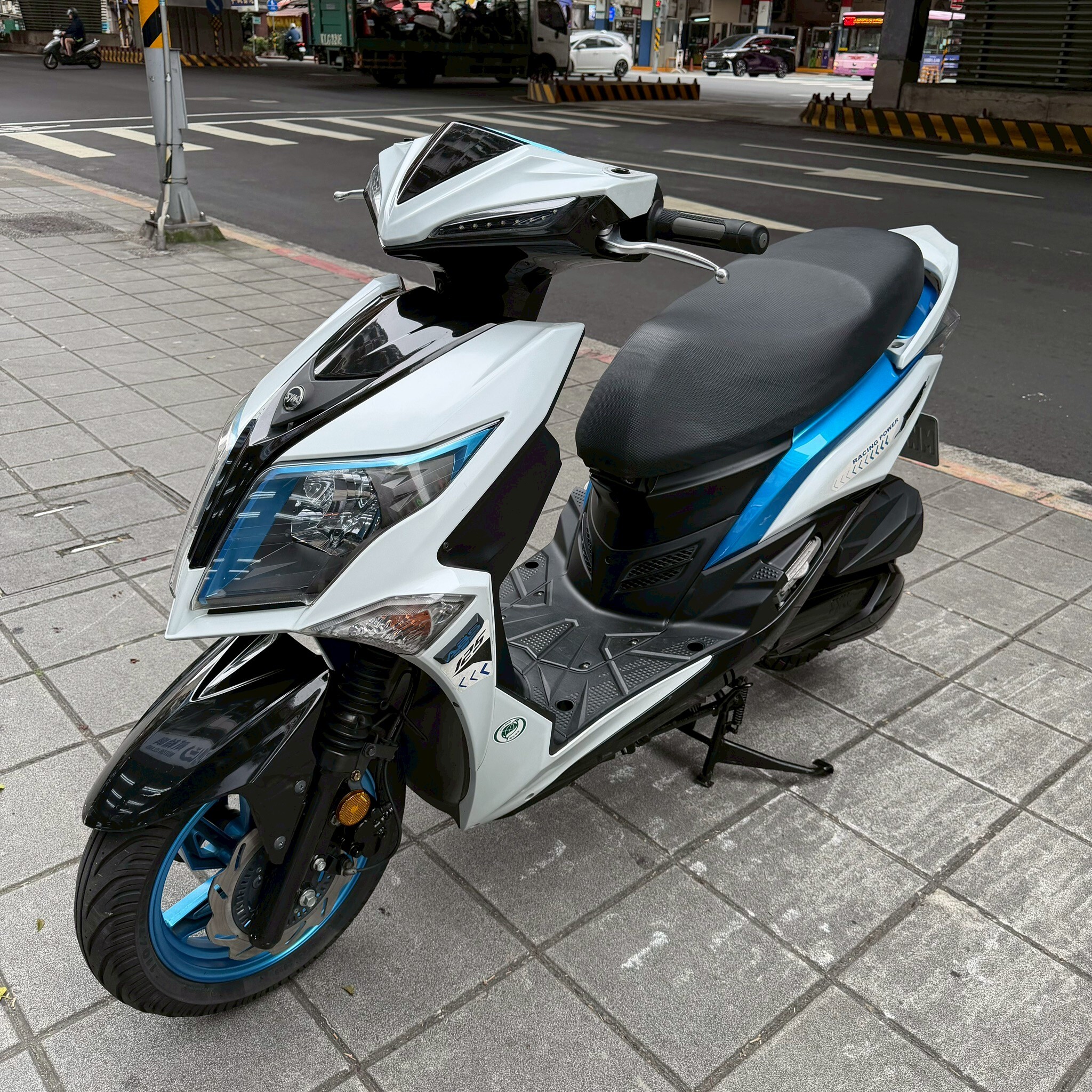 LINE_ALBUM__9722_260321_2