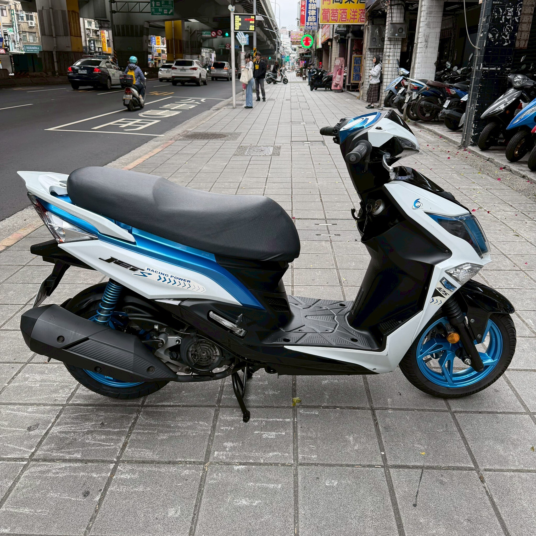 LINE_ALBUM__9722_260321_5