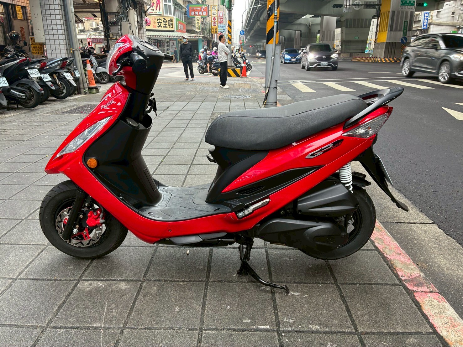 LINE_ALBUM_GP 125 ABS_2620 $38000_260329_4