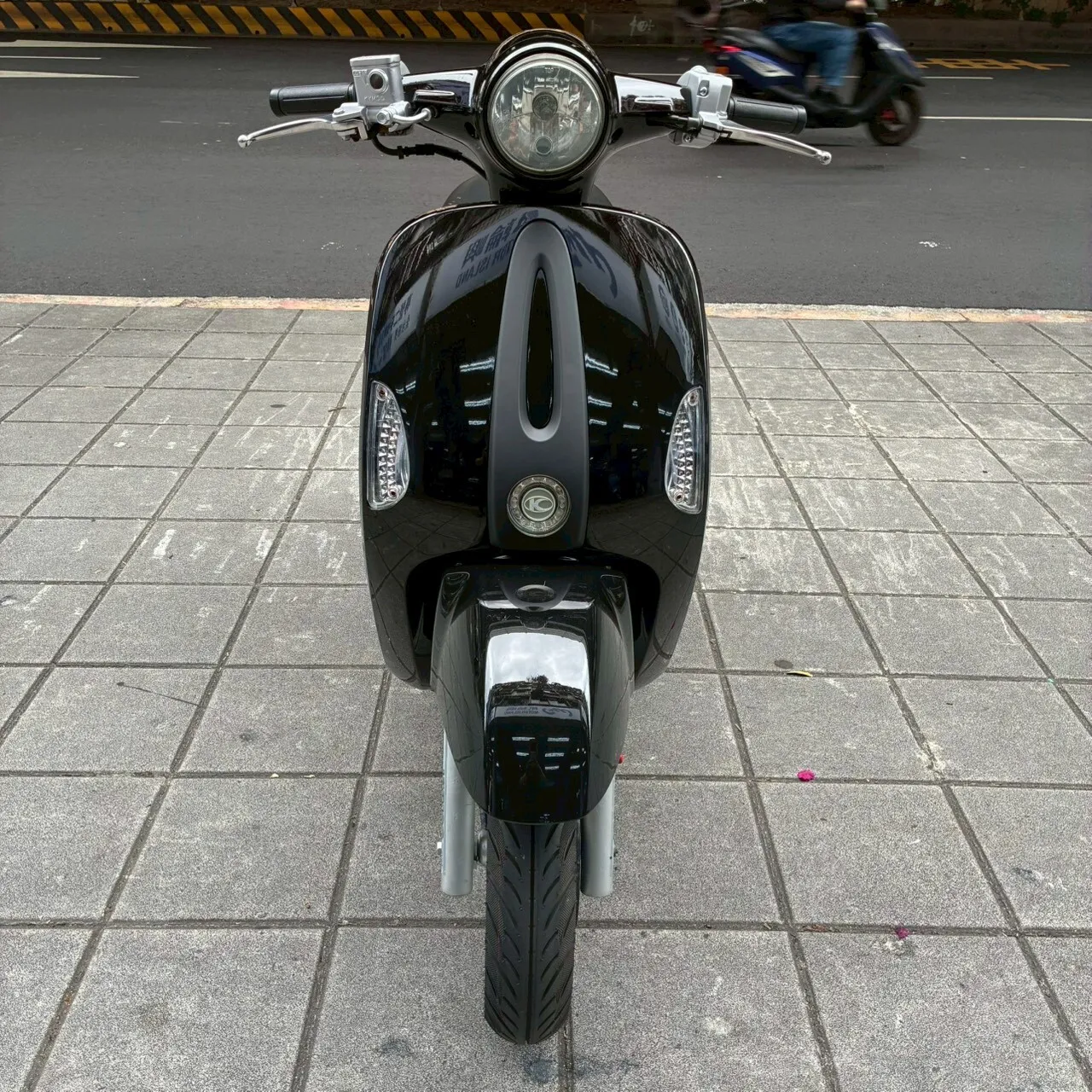 LINE_ALBUM_2011 Many110_2872 $35000_260329_1