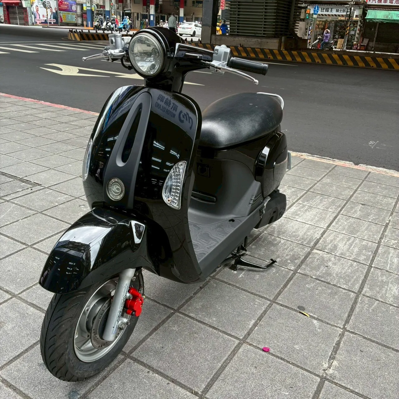 LINE_ALBUM_2011 Many110_2872 $35000_260329_3