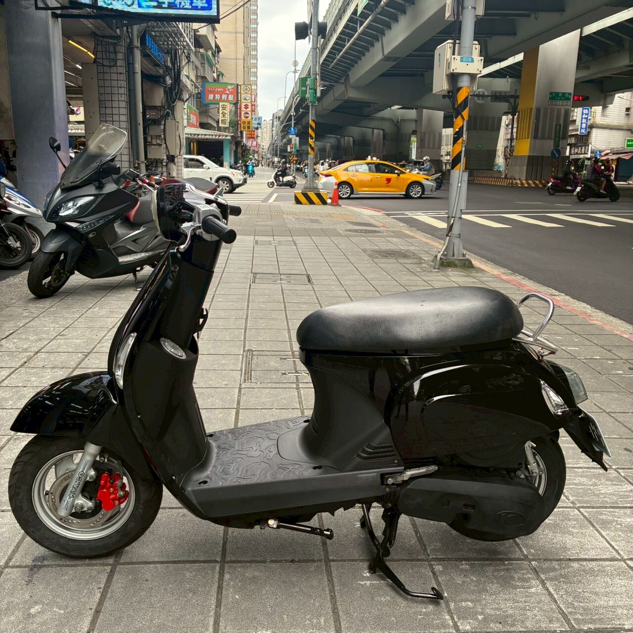 LINE_ALBUM_2011 Many110_2872 $35000_260329_4