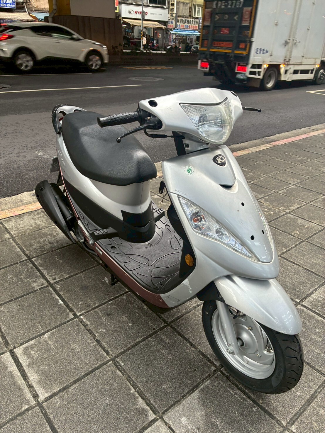 LINE_ALBUM_2017 CUE 100 _8529 $28000_260403_2