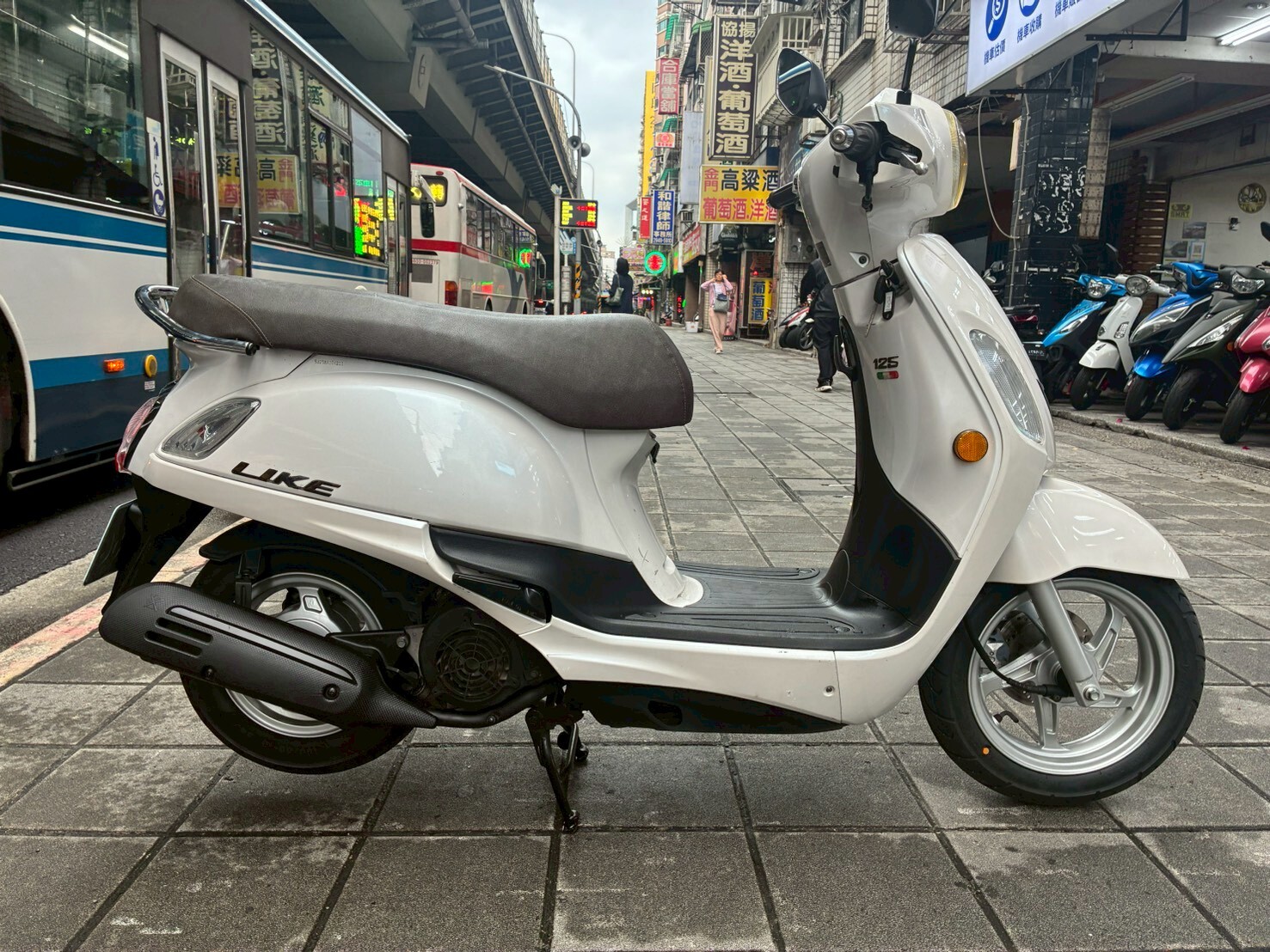 LINE_ALBUM_2017 LIKE125 _2236 $38000_260403_5