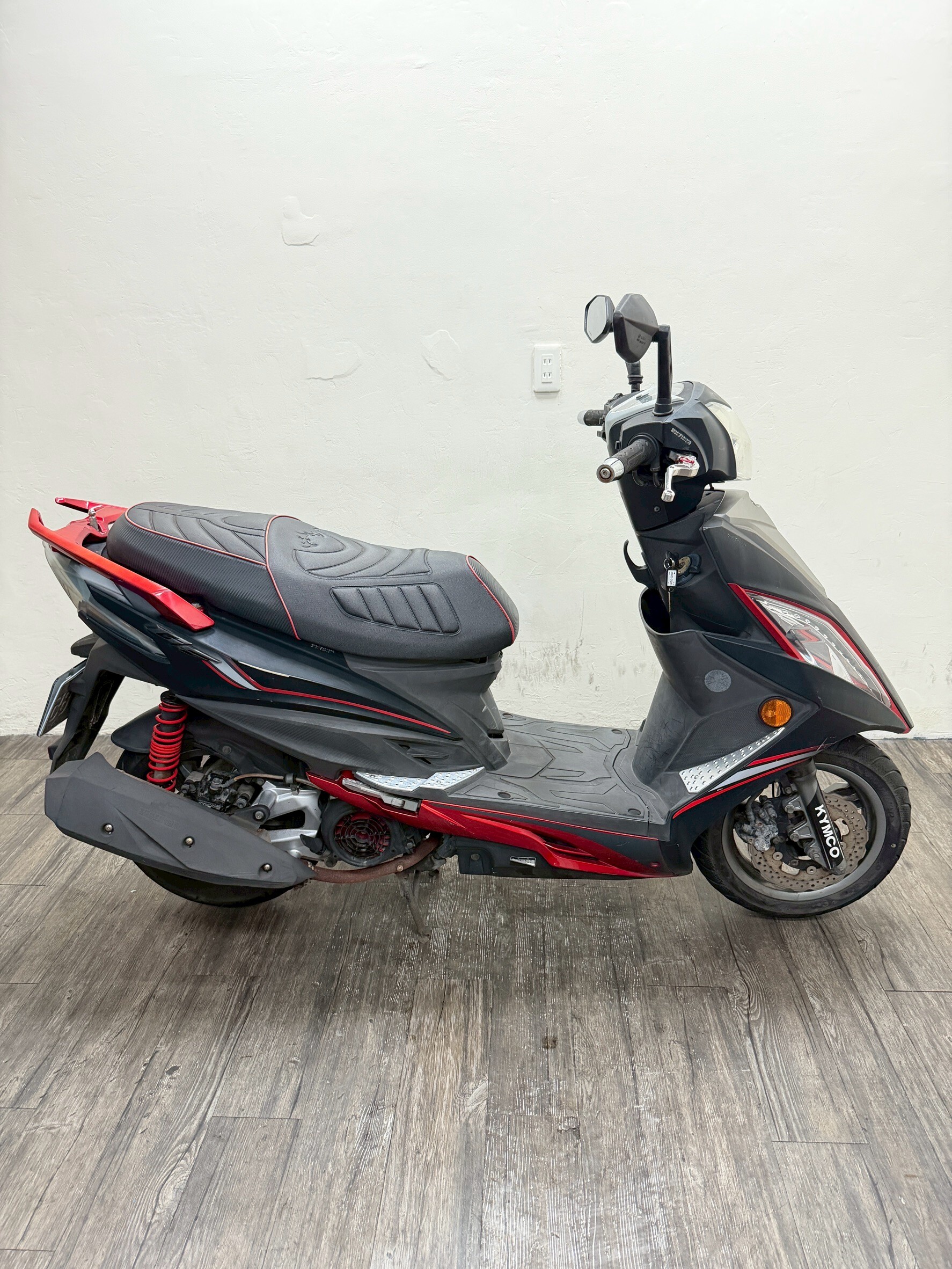 LINE_ALBUM_2017 光陽 G6 150 _5185 $40000 里程29XXX_260414_4