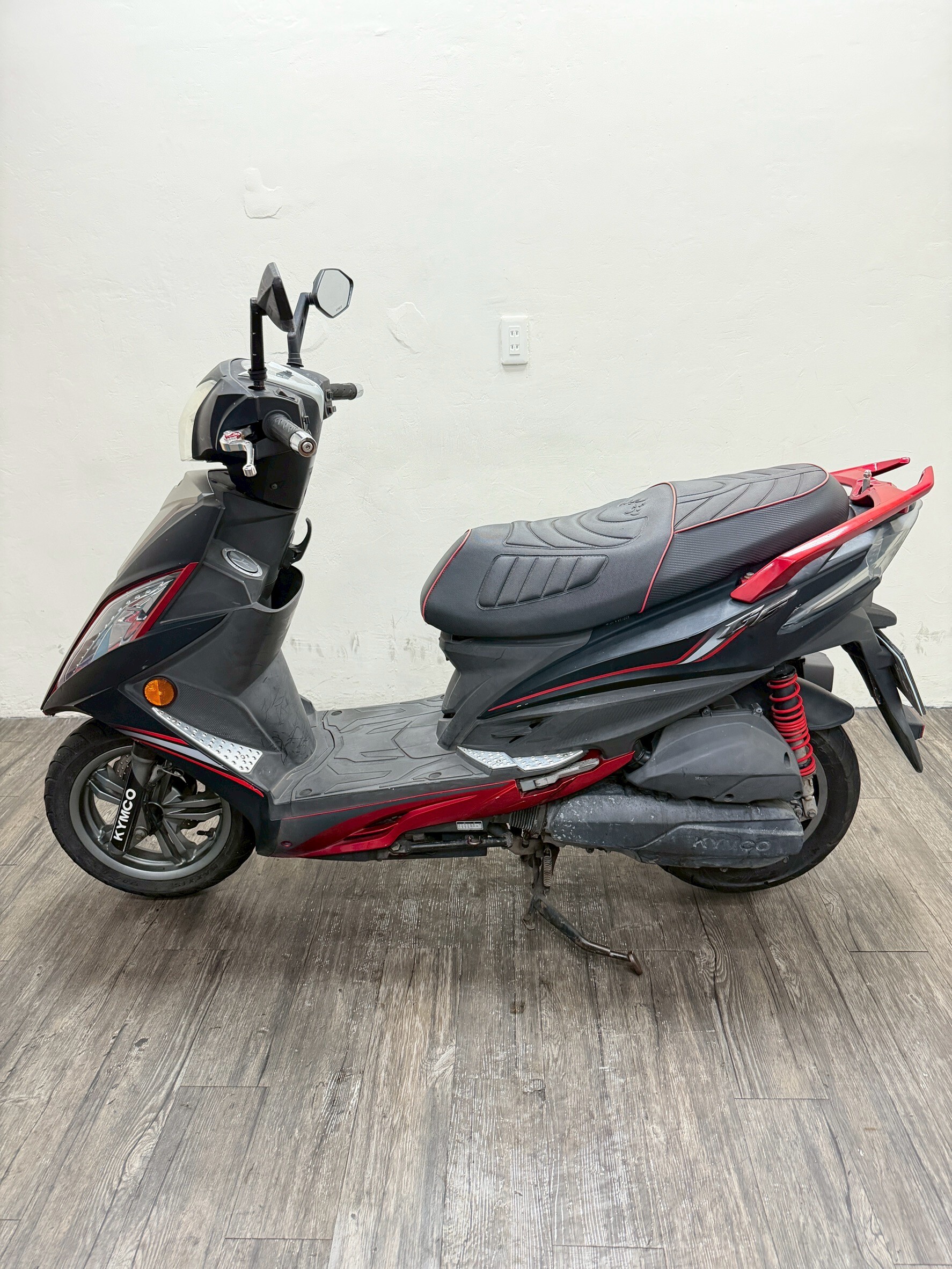 LINE_ALBUM_2017 光陽 G6 150 _5185 $40000 里程29XXX_260414_5