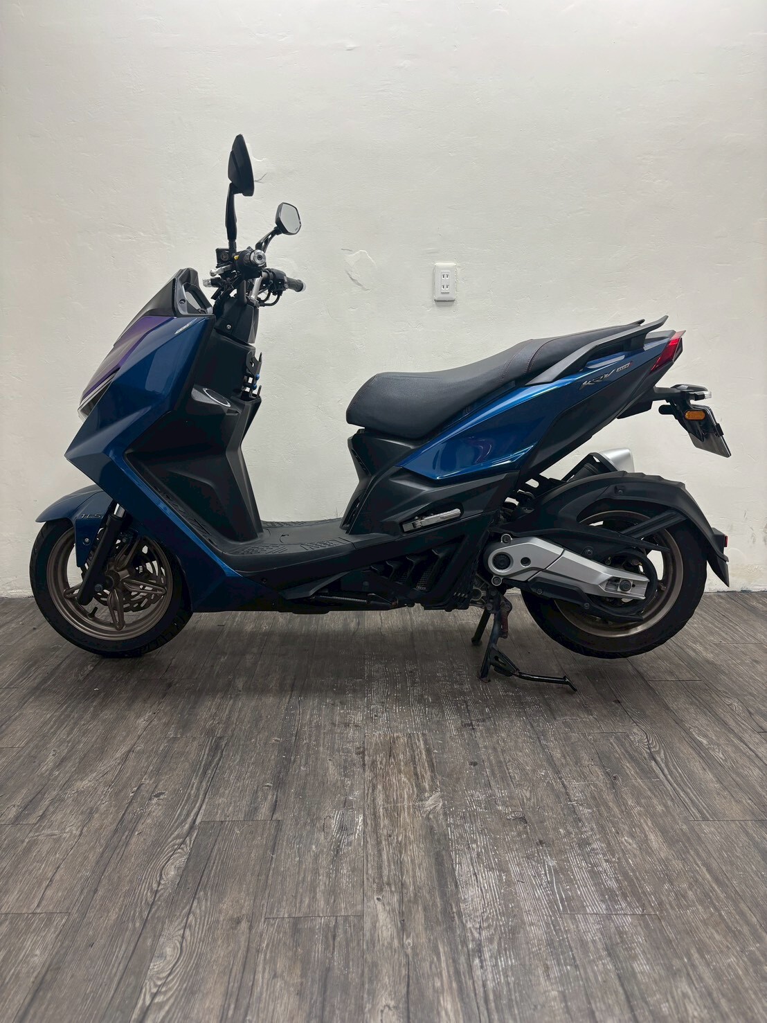 LINE_ALBUM_2022 光陽 KRV 180 TCS _2212 $72000 里程 18xxx_260414_5