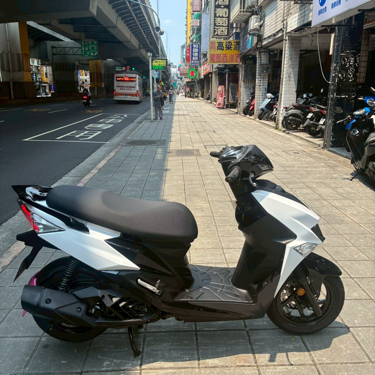 LINE_ALBUM__9578_260419_3