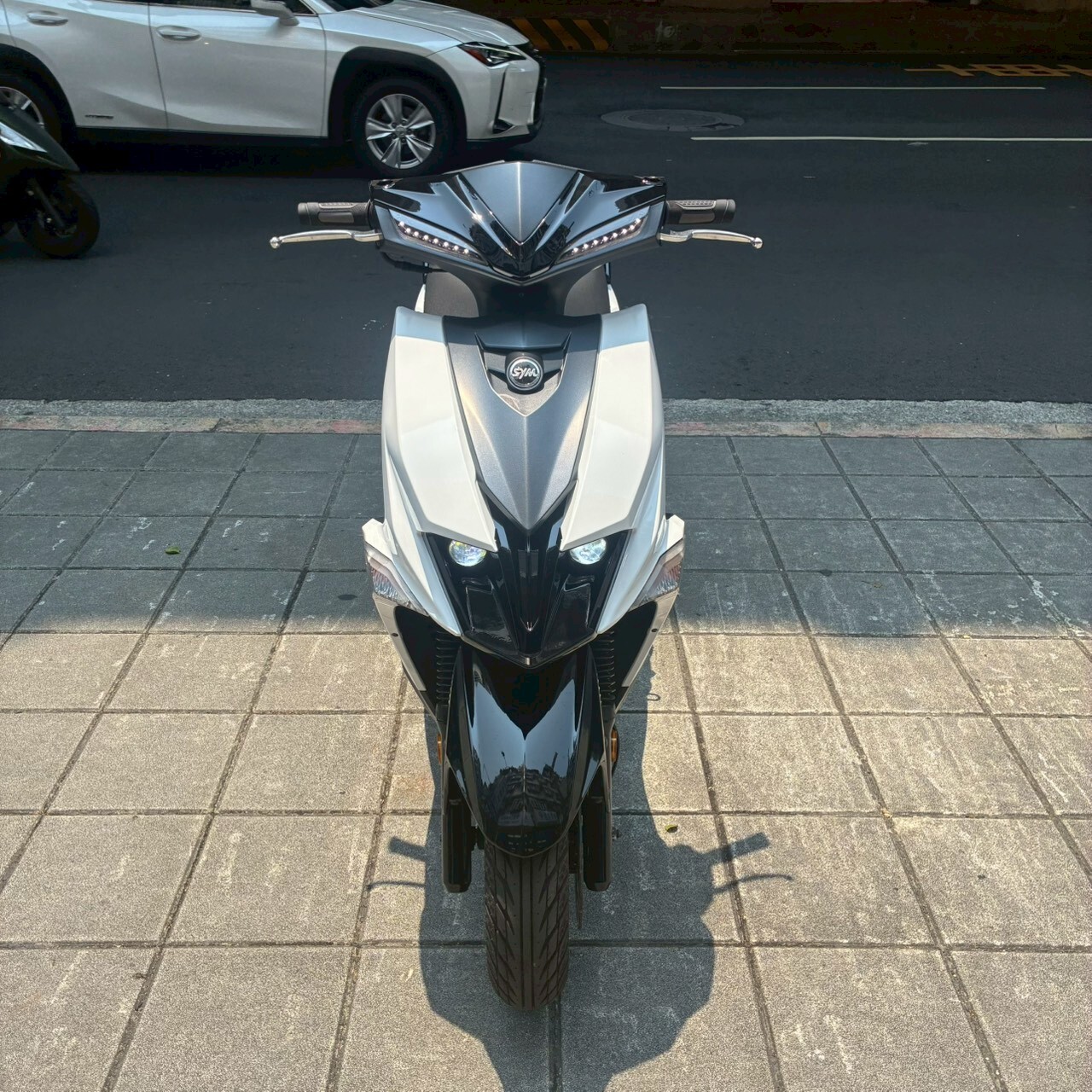 LINE_ALBUM__9578_260419_1